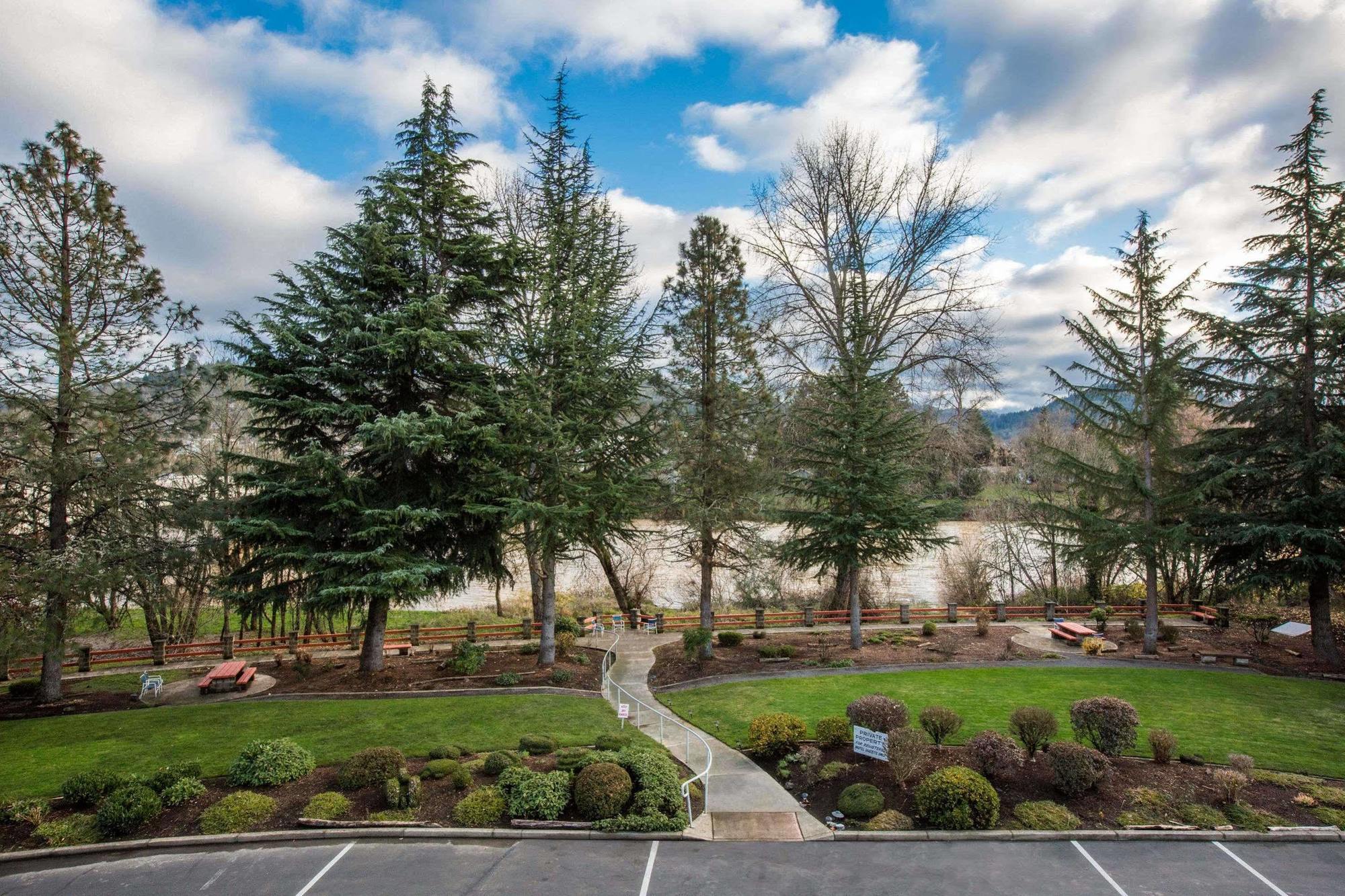 Riverfront Inn Roseburg Exteriér fotografie