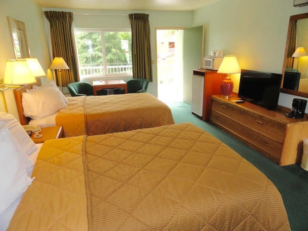 Riverfront Inn Roseburg Exteriér fotografie
