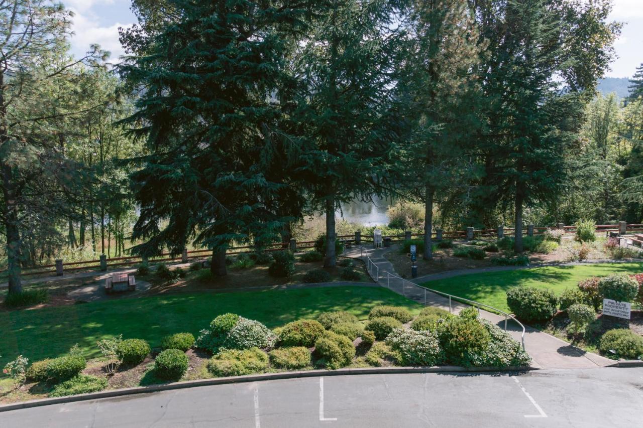 Riverfront Inn Roseburg Exteriér fotografie